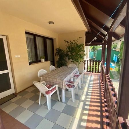 Sziszi Nyaralohaz Apartment Balatonszarszo Exterior photo