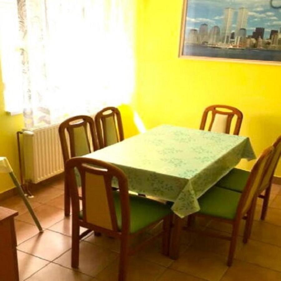 Sziszi Nyaralohaz Apartment Balatonszarszo Exterior photo