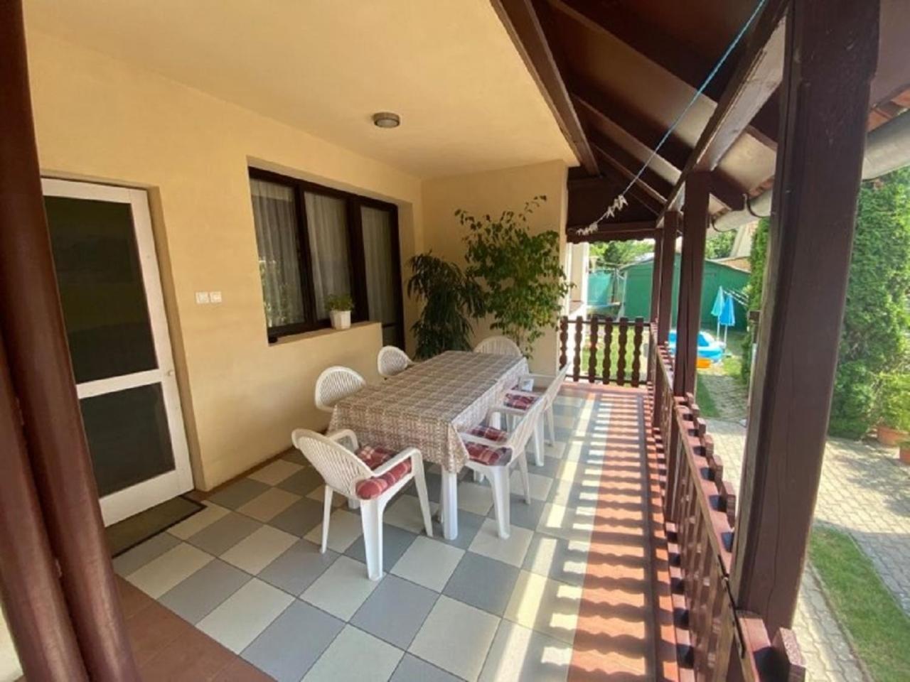 Sziszi Nyaralohaz Apartment Balatonszarszo Exterior photo