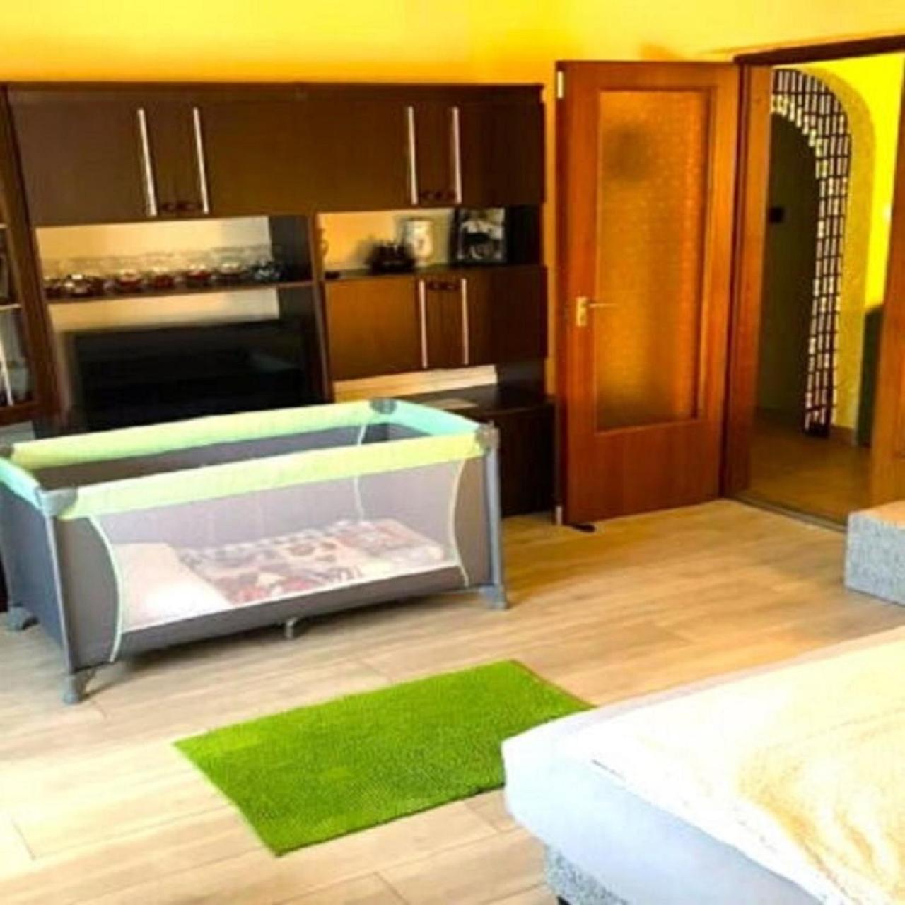 Sziszi Nyaralohaz Apartment Balatonszarszo Exterior photo